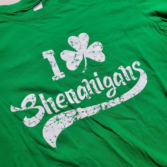 NWOT "I Love Shenanigans" Green Graphic T-Shirt Womens Large 100% Cotton - Picture 2 of 11